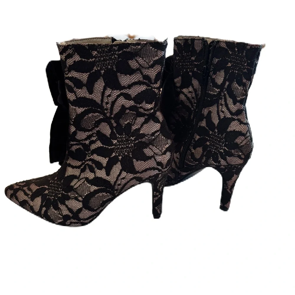 Joyfolie Cadence Black Lace Booties Size 7